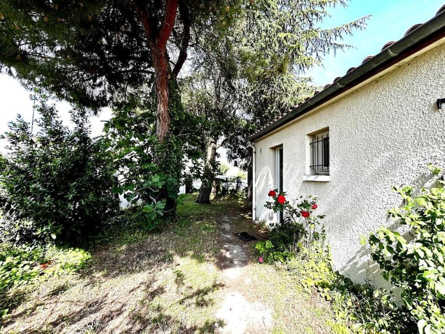 Harmonie - Agreable Maison Situee Dans Un Ecrin De Verdure 라 트럼블라드 외부 사진